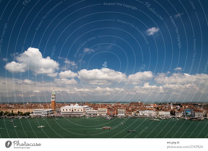 Fernweh | wusselig Ferien & Urlaub & Reisen Tourismus Ferne Sightseeing Städtereise Sommerurlaub Himmel Wolken Horizont Schönes Wetter Kanal Wasserstraße Lagune