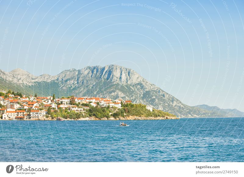 KAPEC, DALAMTIEN, KROATIEN Adria Bucht Strand Stadt Wolkenloser Himmel Küste Kroatien Dalmatien verträumt Fischerdorf Hafen historisch Idylle Kapec Landschaft