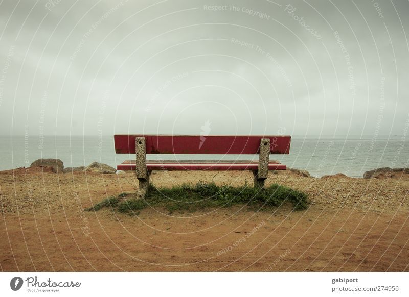 sitting. waiting. wishing. Natur Landschaft Erde Sand Wasser Wolken Gewitterwolken Sommer Herbst schlechtes Wetter Küste Strand Nordsee Bank Holz warten blau