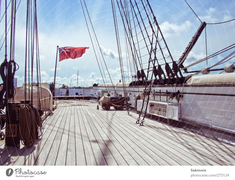 An Bord Himmel Wolken Sommer Klima Schönes Wetter Schifffahrt Dampfschiff Segelschiff Seil Kriegsschiffe Takelage Kanonen Fahne Schiffsdeck Schiffsplanken