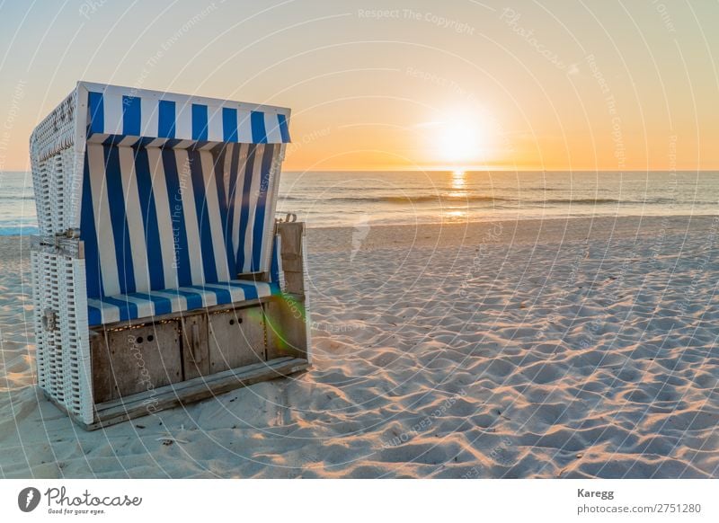 Beach on an island of the North Sea Landschaft Sonne Sommer Schönes Wetter Wärme Strand Nordsee Stimmung ruhig Sehnsucht Fernweh Farbfoto Außenaufnahme