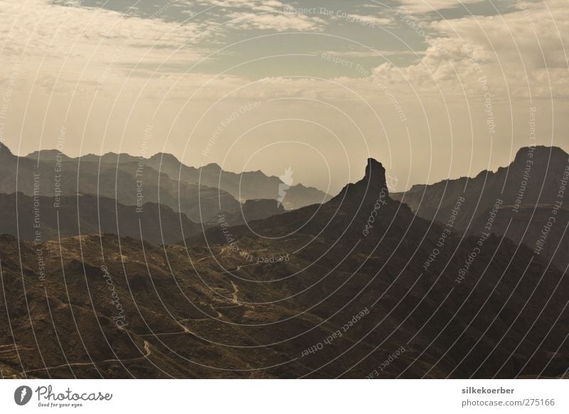 Berg Natur Landschaft Erde Himmel Wolken Sonnenlicht Sommer Schönes Wetter Hügel Felsen Berge u. Gebirge Gipfel ruhig Abenteuer Beginn Gran Canaria Roque Nublo