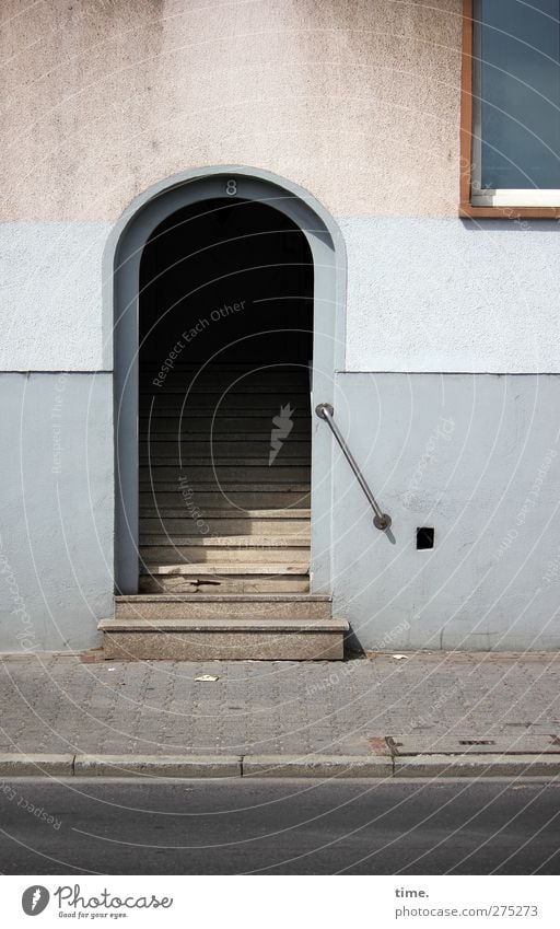 Schöne Aussicht, FfM Stadtzentrum Haus Architektur Mauer Wand Treppe Fassade Fenster Hauseingang Eingang Erker Bogen Treppengeländer Straßenbelag Schimmelpilze