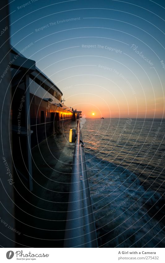 the boat that rocked Natur Wasser Himmel Wolkenloser Himmel Sonne Sonnenaufgang Sonnenuntergang Sonnenlicht Wetter Schönes Wetter Meer Nordsee Verkehr