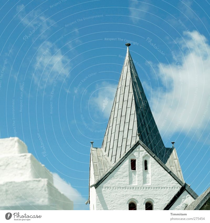 Zackenhut Ferien & Urlaub & Reisen Himmel Wolken Westjütland Dänemark Kirche Dach Stein ästhetisch eckig fest hell blau grau weiß Gefühle Husby Kirke Luke Kreuz