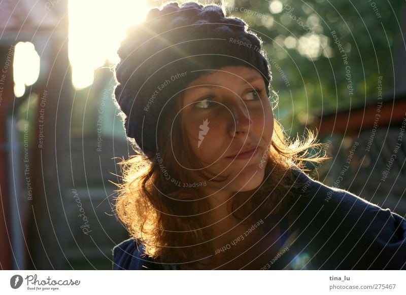 sonnenkind feminin Junge Frau Jugendliche Erwachsene Leben 18-30 Jahre Mode Mütze rothaarig Locken schön natürlich positiv Stimmung Zufriedenheit ruhig Farbfoto