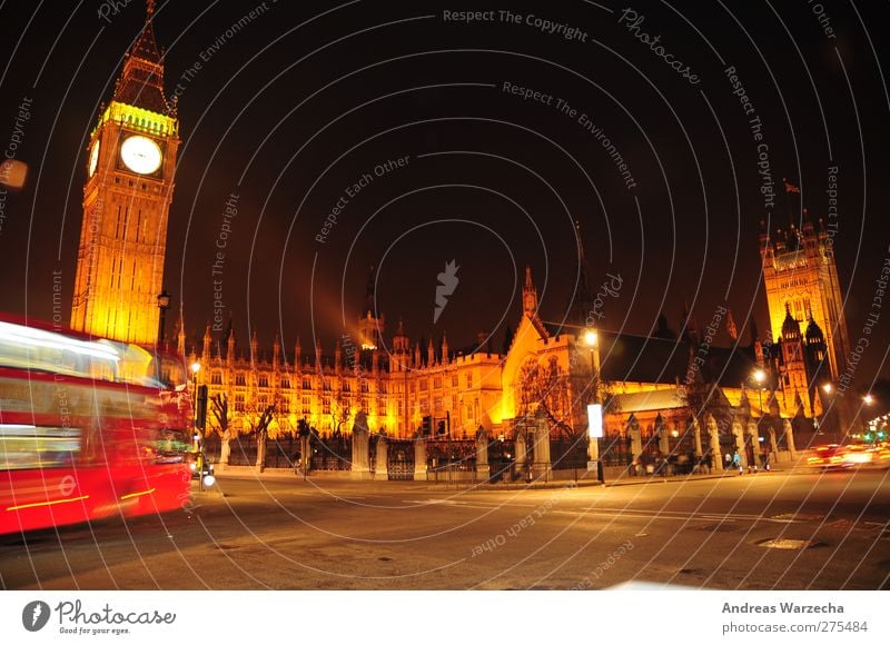 Big Ben Kunstwerk Kultur Hauptstadt Platz Turm Bauwerk Architektur Sehenswürdigkeit Busfahren Straße Straßenkreuzung Uhr alt groß hoch gelb orange rot