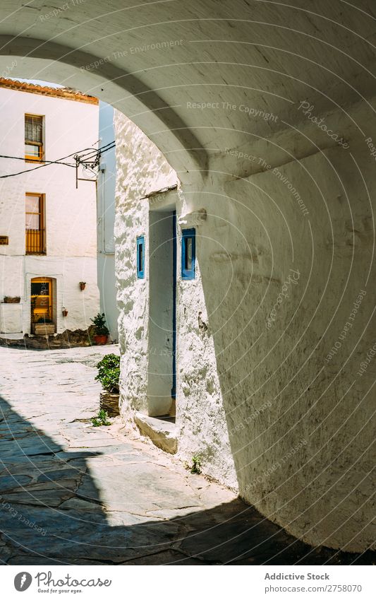 Ländliche Straßen in Cadaques, Spanien costa brava Katalonien ländlich weiß mediterran Dorf traveleurope Spanisch berühmt Sommer Himmel Architektur Ansicht Haus