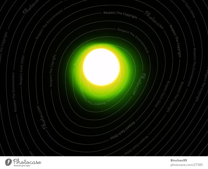 Leuchtet Licht Lampe schwarz grün gelb Tunnel dunkel Elektrisches Gerät Technik & Technologie Straheln Punkt Kreis Fleck hell