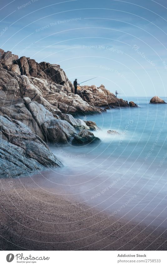 Leerer Strand Girona blau ruhig Katalonien Küste kalt Rippen Costa Brava dunkel Ausflugsziel Europa Landschaft Stimmung Nacht Menschenleer Meer Erholung Szene