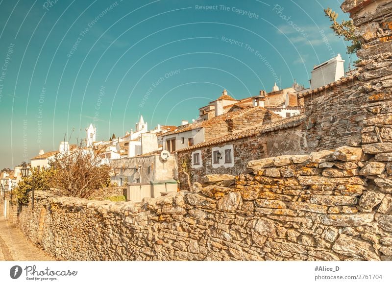 Mittelalterliches Dorf Monsaraz im Alentejo Portugal Ferien & Urlaub & Reisen Tourismus Winter Europa Kleinstadt Altstadt Haus Architektur Mauer Wand Fassade