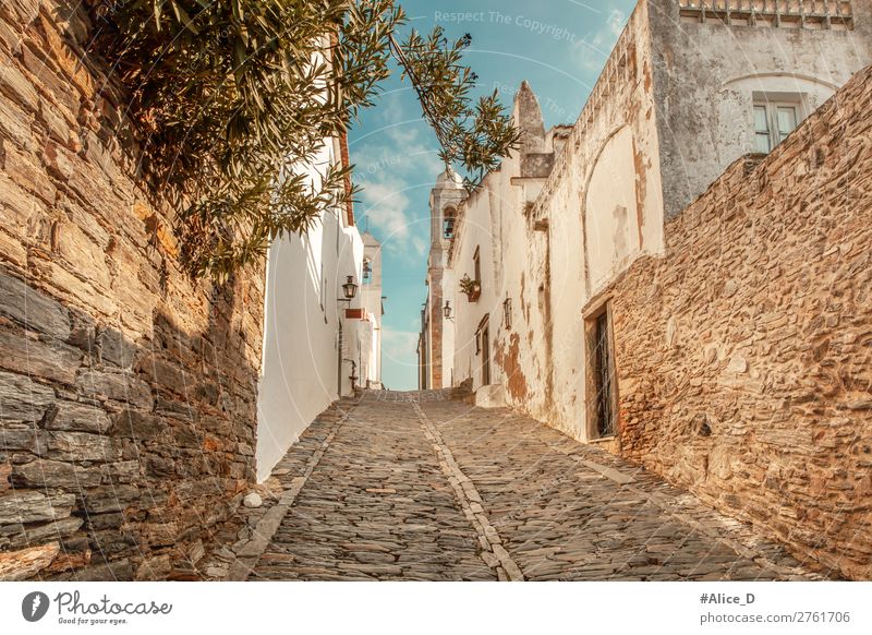 Mittelalterliches Dorf Monsaraz im Alentejo Portugal Ferien & Urlaub & Reisen Tourismus Sightseeing Europa Kleinstadt Altstadt Haus Gebäude Architektur Mauer