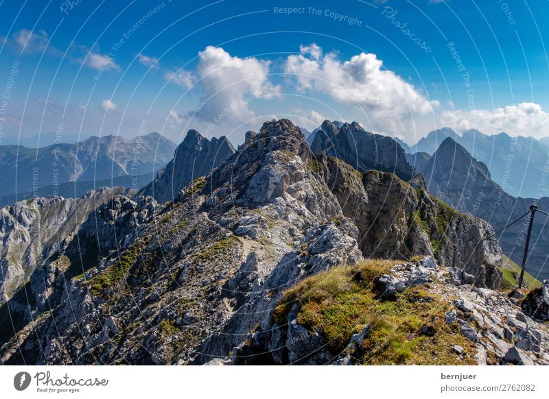 Klettersteig Mittenwald Wege & Pfade laufen Bahn wandern Gipfel Karwendelspitze view alpenländisch Deutschland Angebot Österreich Bayern Sonne Natur Frühling