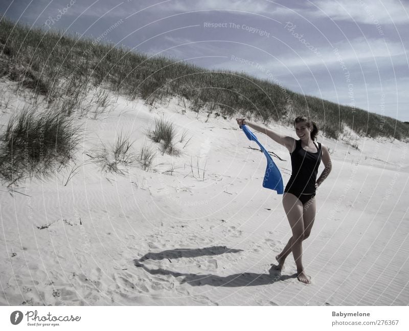 Lebensfreude Freude Wohlgefühl Zufriedenheit Erholung Ferien & Urlaub & Reisen Freiheit Sommer Sommerurlaub Strand Meer Mensch feminin Junge Frau Jugendliche 1