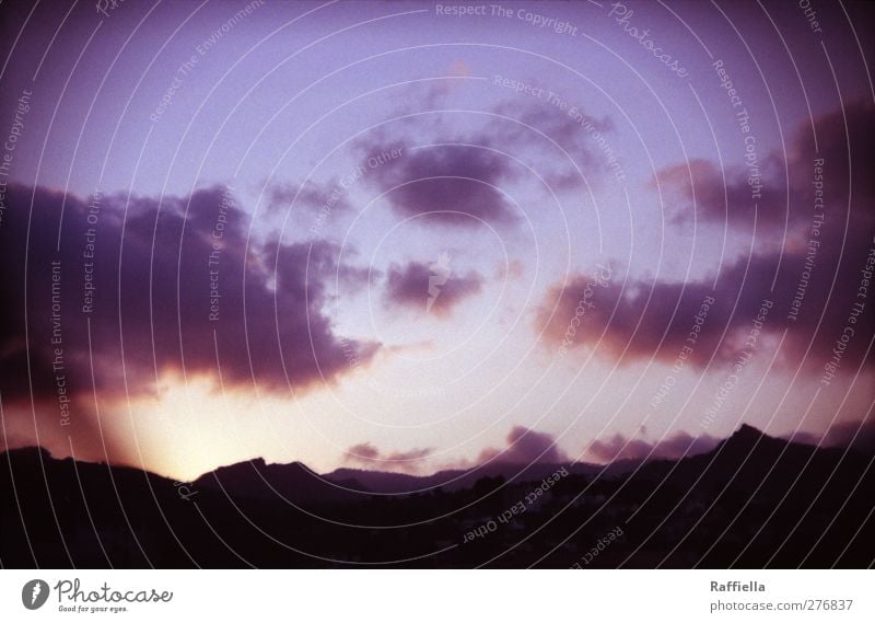 Benicàssim, Sonnenuntergang Umwelt Natur Luft Himmel Wolken Sonnenaufgang Schönes Wetter Hügel Felsen Berge u. Gebirge dunkel blau violett Bergkette Bergkuppe