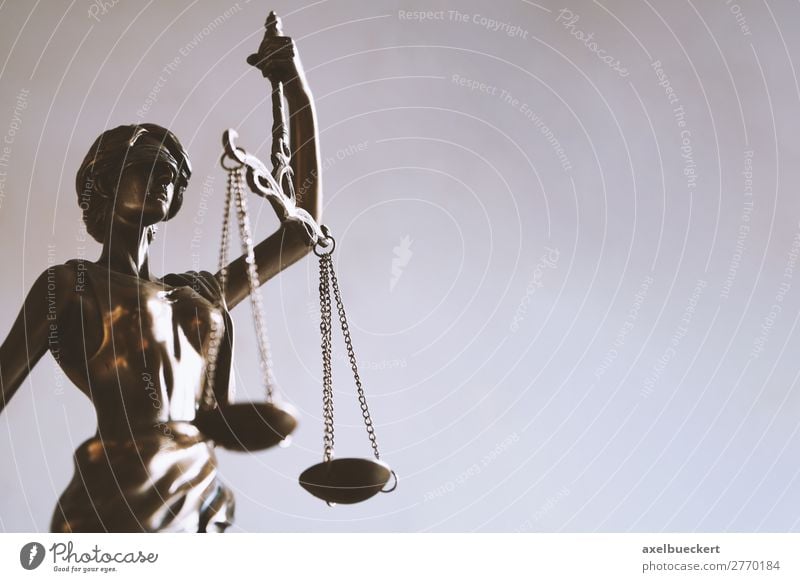 Justitia mit Texfreiraum Studium Business Skulptur Zeichen Gerechtigkeit lady justice Symbole & Metaphern Statue Bronze blind Gleichgewicht Legislative