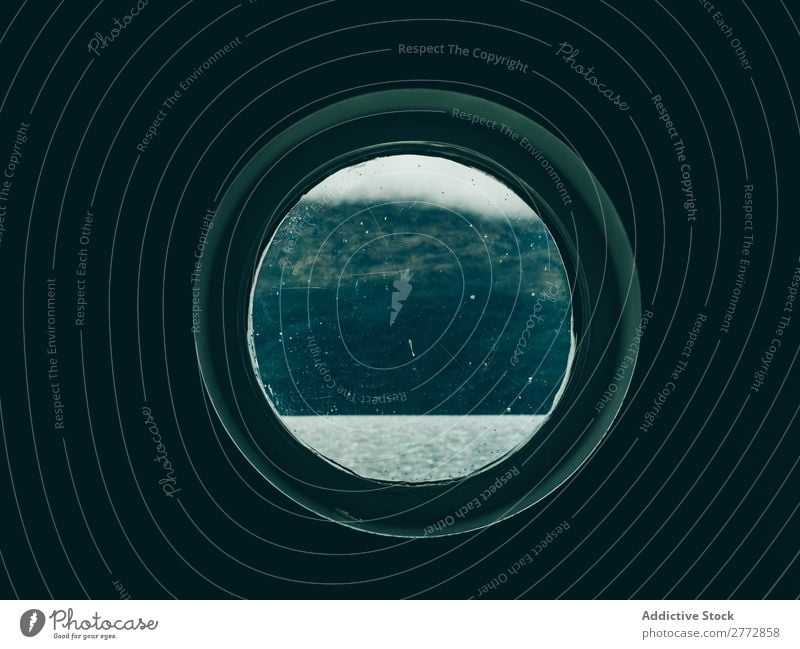 Illuminator in der Wand des Schiffes Fenster Landschaft Fernweh Segeln Natur Meer Aussicht Ferien & Urlaub & Reisen Zarge Ausflugsziel ruhig natürlich Idylle