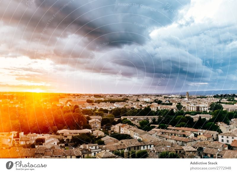 Helles Sonnenlicht über der Stadt Skyline Fluggerät Panorama (Bildformat) Tourismus Farbe Großstadt Wolkendecke Stadtzentrum Ferien & Urlaub & Reisen Landschaft