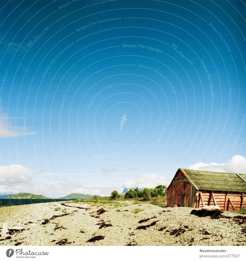 Bootshaus ruhig Sommer Strand Meer Landschaft Sand Wasser Himmel Schönes Wetter Küste Hütte Gebäude Architektur Erholung natürlich Einsamkeit Idylle