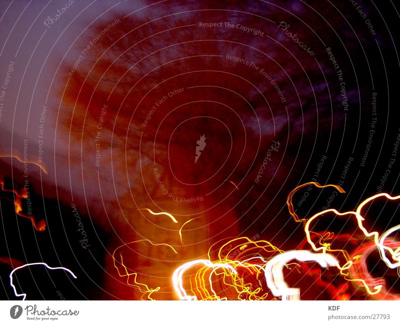 Armee der Engel Licht Bremen Baum Nacht Langzeitbelichtung KDF Abend