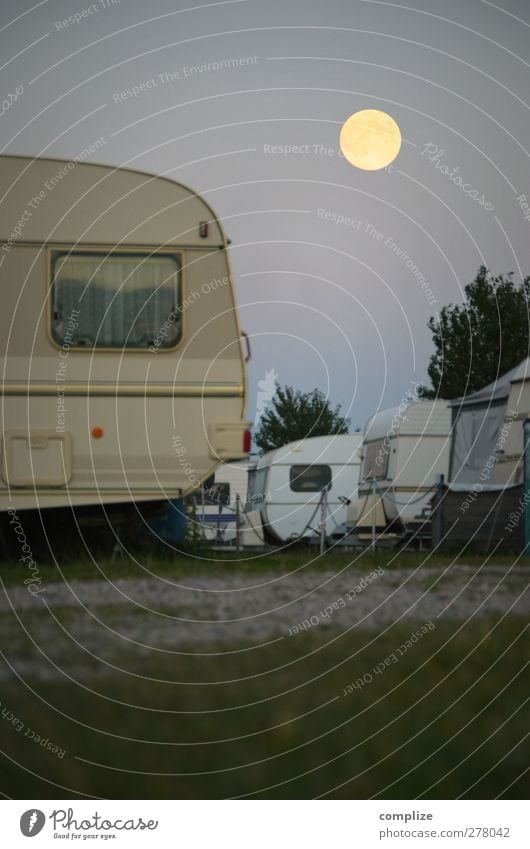 Moon Palace Ferien & Urlaub & Reisen Abenteuer Freiheit Camping Sommer Sommerurlaub Mond Vollmond Wohnmobil Wohnwagen Anhänger träumen Häusliches Leben gruselig