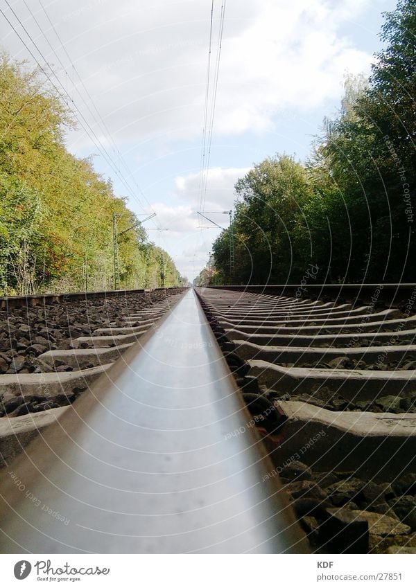 Himmel/Erde Gleise Baum unterwegs Verkehr Ferien & Urlaub & Reisen Teilung frei Eisenbahn KDF