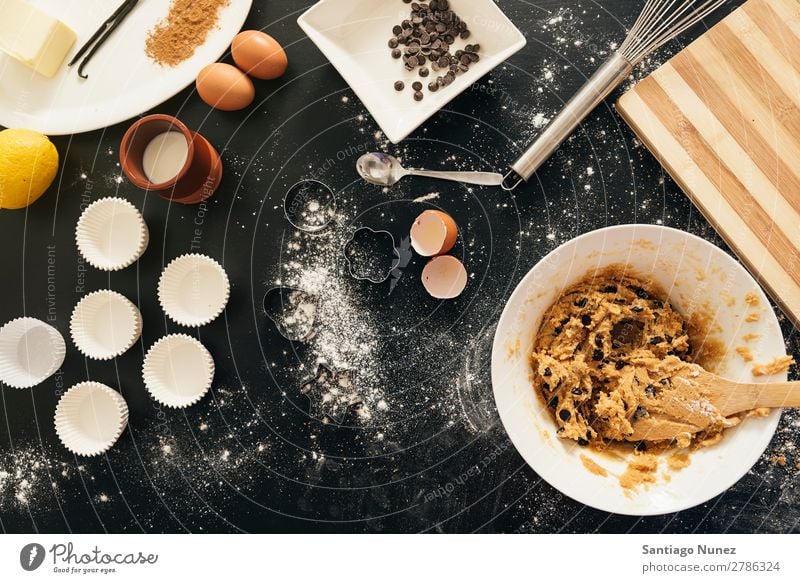 Hintergrund - Zubereitung von Keksen und Muffins. backen Hand Biskuit Plätzchen Koch Küchenchef Frau Dekoration & Verzierung lecker gebastelt heimwärts