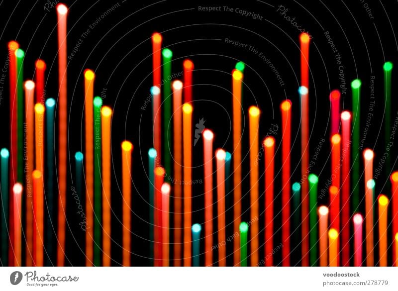 Entschärfen von Farblichtschienen Linie Wachstum hell blau mehrfarbig grün orange rot schwarz Tatkraft Farbe defokussieren defokussiert Lichtschweif Kraulen