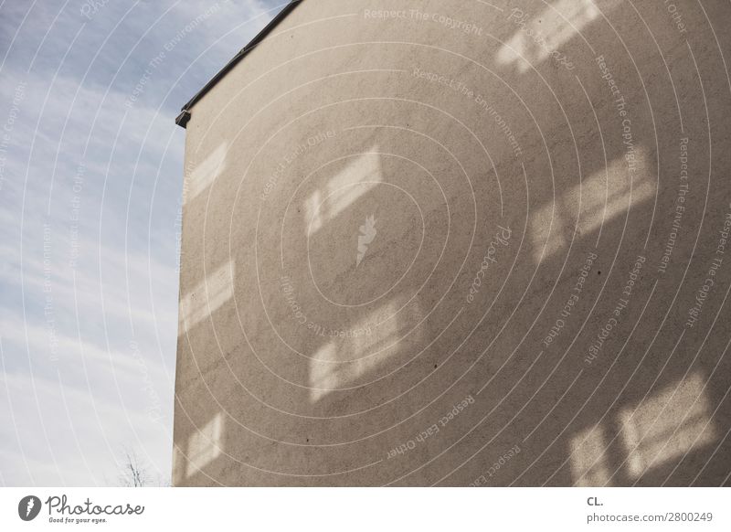 reflexionen Himmel Schönes Wetter Stadt Menschenleer Haus Gebäude Architektur Mauer Wand Fenster ästhetisch eckig blau grau Farbfoto Außenaufnahme Tag Licht