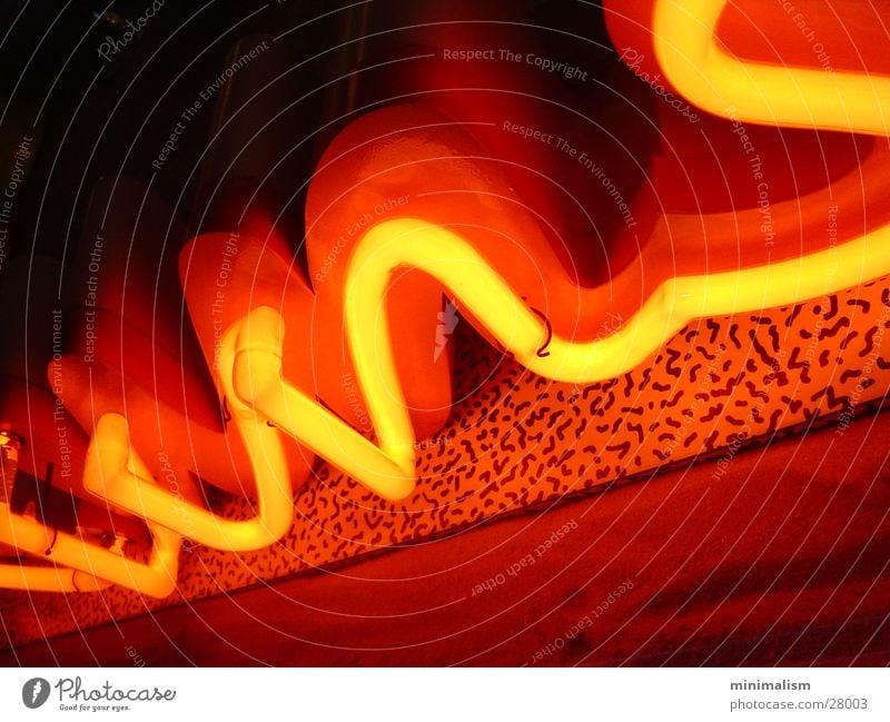 leuchtende Kunst eins Leuchtreklame Lampe obskur Schriftzeichen
