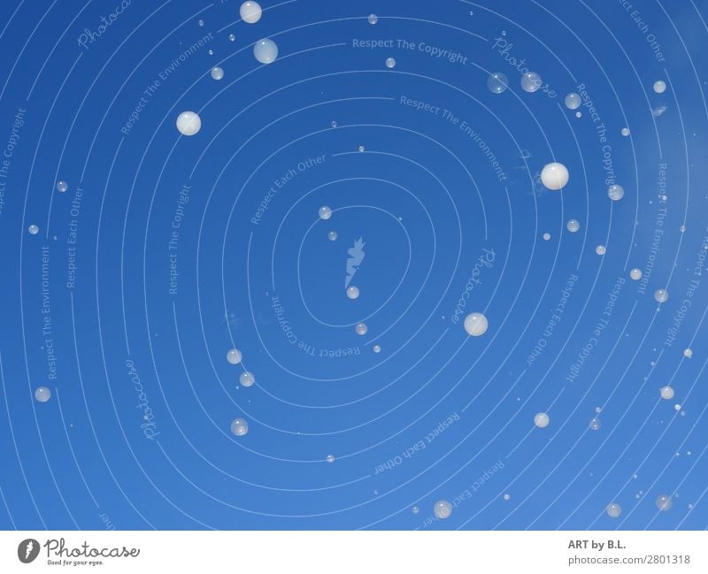 Seifenblasen Lifestyle Freude harmonisch Zufriedenheit Meditation Spielen Feierabend Himmel Schönes Wetter Spielzeug Wasser Kugel Tropfen fliegen Coolness