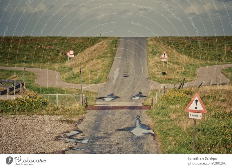 dahinter fällst du die Erdscheibe runter Umwelt Natur Landschaft Verkehr Verkehrswege Straße Straßenkreuzung Wege & Pfade Wegkreuzung Ferien & Urlaub & Reisen