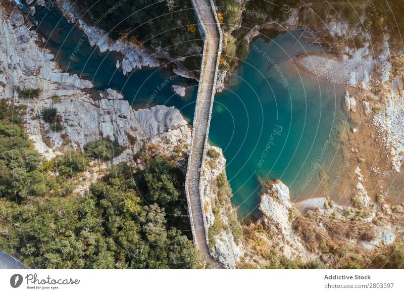 Luftaufnahme einer mittelalterlichen Brücke Spanien Fluggerät Aussicht Dröhnen Berühmte Bauten Römer Architektur historisch Europa Wahrzeichen Skyline Fluss