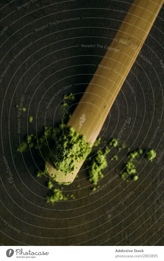 Grünes Matcha-Tee-Pulver und Bambusbesen sortiert Getränk brauen trinken grün Gesundheit Kräuter & Gewürze Japaner Baggerlöffel Löffel Teekanne Wasser Rührbesen