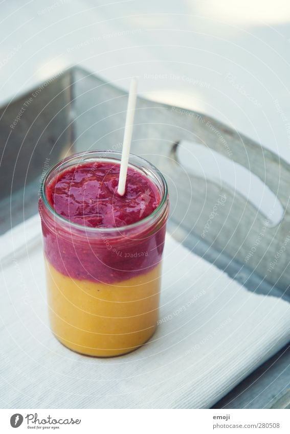 splitted smoothie Ernährung Picknick Bioprodukte Vegetarische Ernährung Diät Fasten Getränk Erfrischungsgetränk Saft Glas Trinkhalm exotisch lecker fruchtig