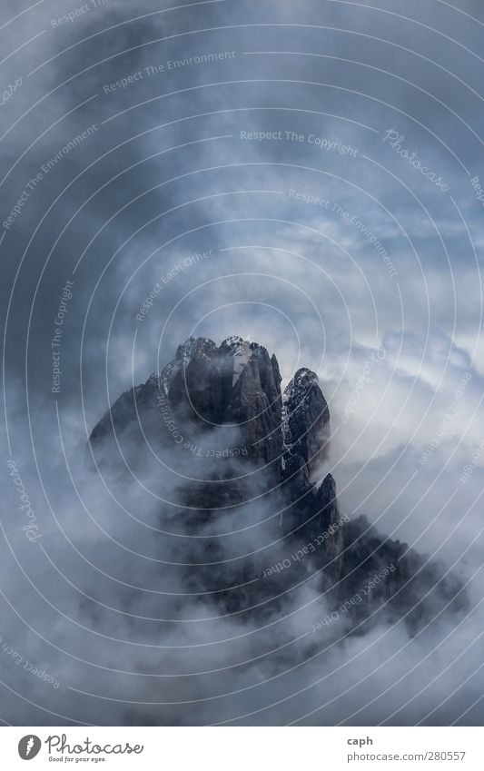 oben Landschaft Urelemente Wolken Winter Wetter Eis Frost Alpen Berge u. Gebirge Dolomiten Gipfel Stein alt ästhetisch außergewöhnlich bedrohlich fest Ferne