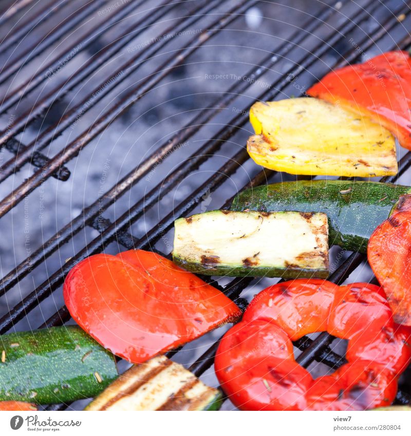 Fruktarier Lebensmittel Gemüse Salat Salatbeilage Abendessen Linie Streifen gebrauchen machen authentisch frisch einzigartig lecker positiv saftig Klischee