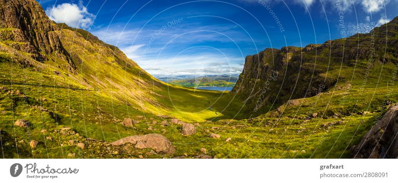 Tal am Applecross Pass mit Fluss in Schottland Abenteuer allt a'Chumhaing alpin applecross ausblick Bach Berge u. Gebirge Schlucht Felsen Großbritannien hoch