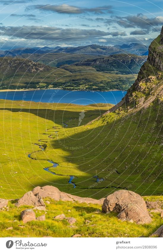 Tal am Applecross Pass mit Fluss in Schottland Abenteuer allt a'Chumhaing alpin applecross ausblick Bach Berge u. Gebirge Schlucht Felsen Großbritannien hoch