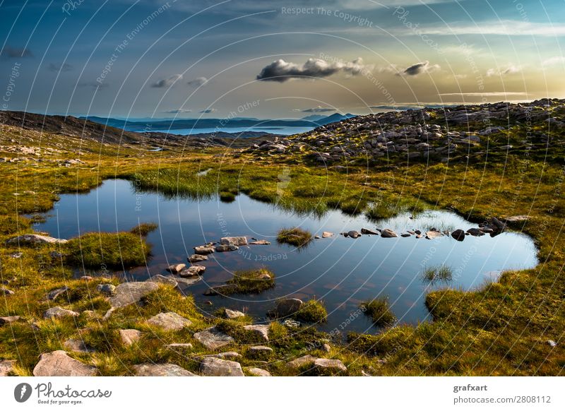 Applecross Pass und Isle of Skye in Schottland applecross Atlantik ausblick Brücke Großbritannien Hebriden Highlands Insel Küste Landschaft malerisch Natur