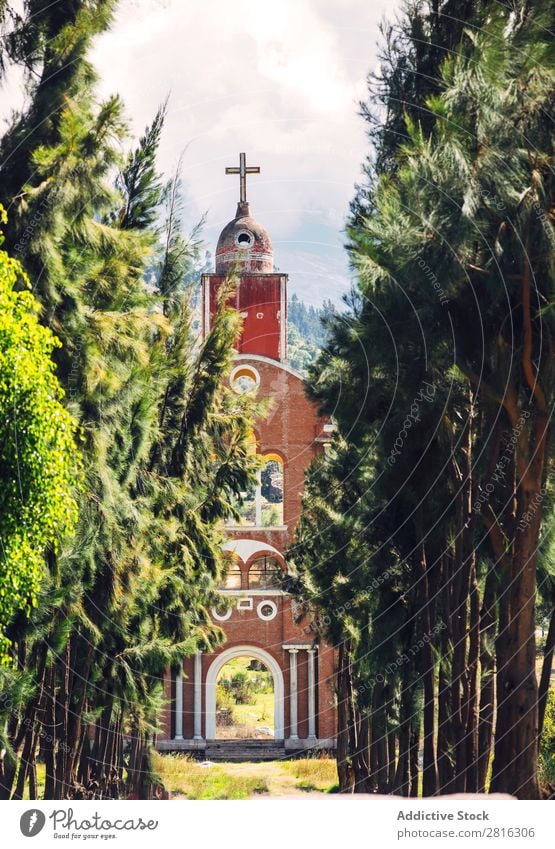 Campo Santo von Yungay und Huascaran Peaks (6768m), Peru, Südamerika huascaran santo huaraz Abenteuer Turm Straße Kathedrale Wege & Pfade Quadrat Latein