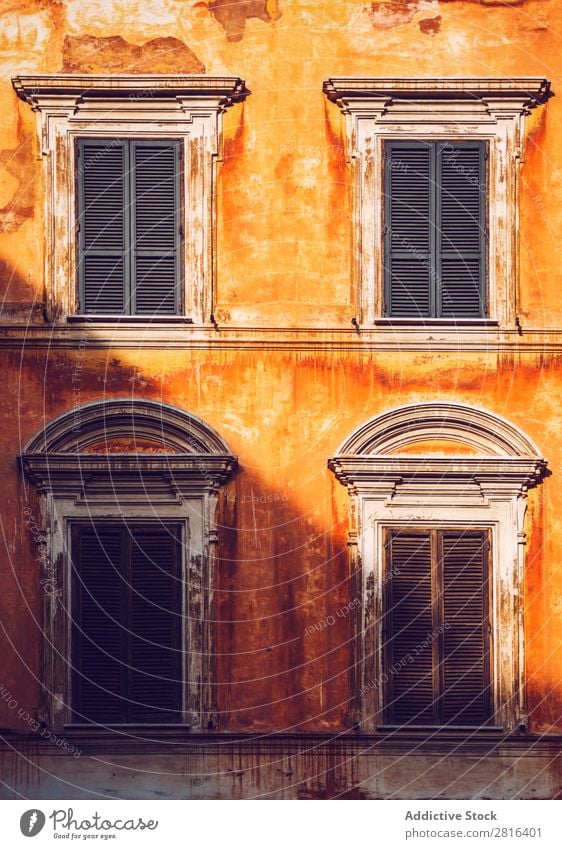 Typisch italienisches Gebäude, Rom, Italien: Textur-Hintergrund Hotel Stadtzentrum Italienisch viele Lazio Lampe Reihe rot Blume Europäer gelb Linie Wahrzeichen