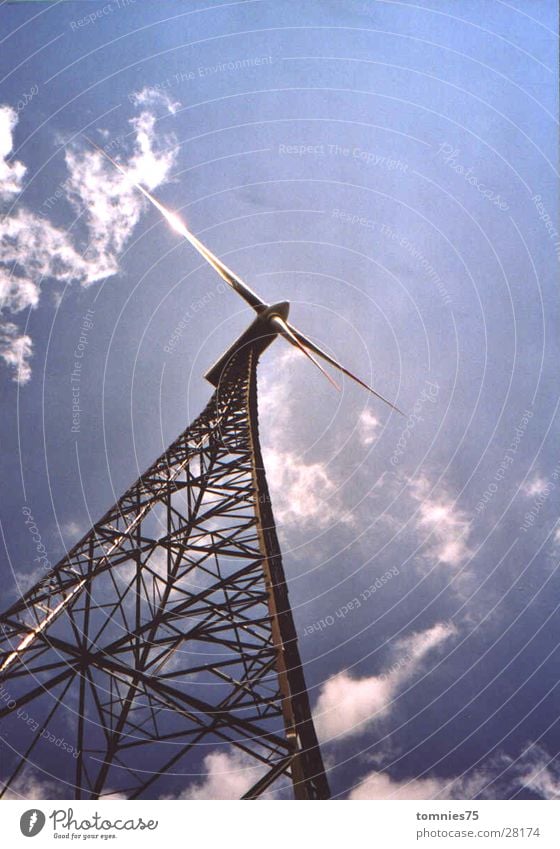 Windkraftwerk "Ewiger Fuhrmann" Windkraftanlage Elektrisches Gerät Technik & Technologie Lichtrefelex Gitterturm