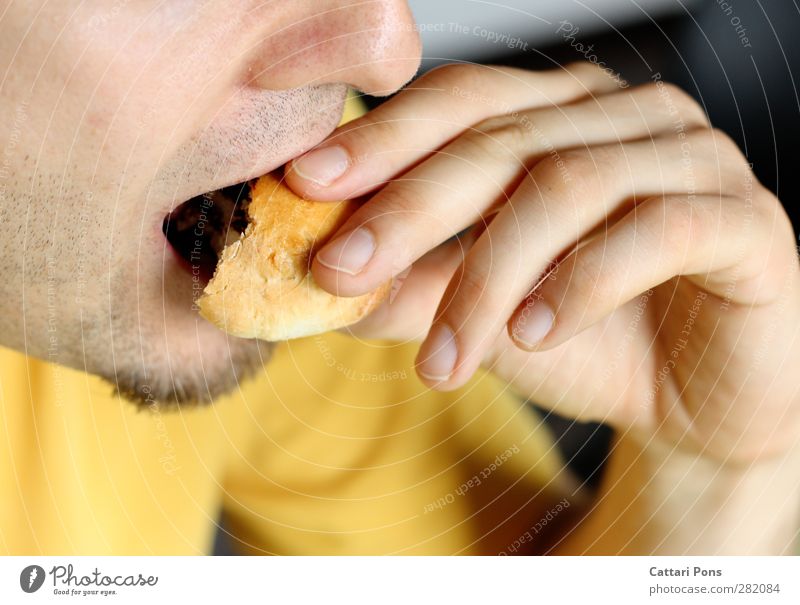 Sonntagmorgen Lebensmittel Teigwaren Backwaren Brötchen Süßwaren Schokolade Ernährung Essen Frühstück Haut Gesicht maskulin Erwachsene 1 Mensch T-Shirt Stoff