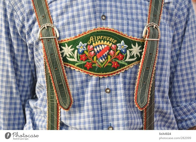 Lederhose auf der Wiesn Lifestyle Oktoberfest maskulin Mann Erwachsene Brust 1 Mensch 18-30 Jahre Jugendliche Kultur Veranstaltung Hemd Hose kariert Hosenträger