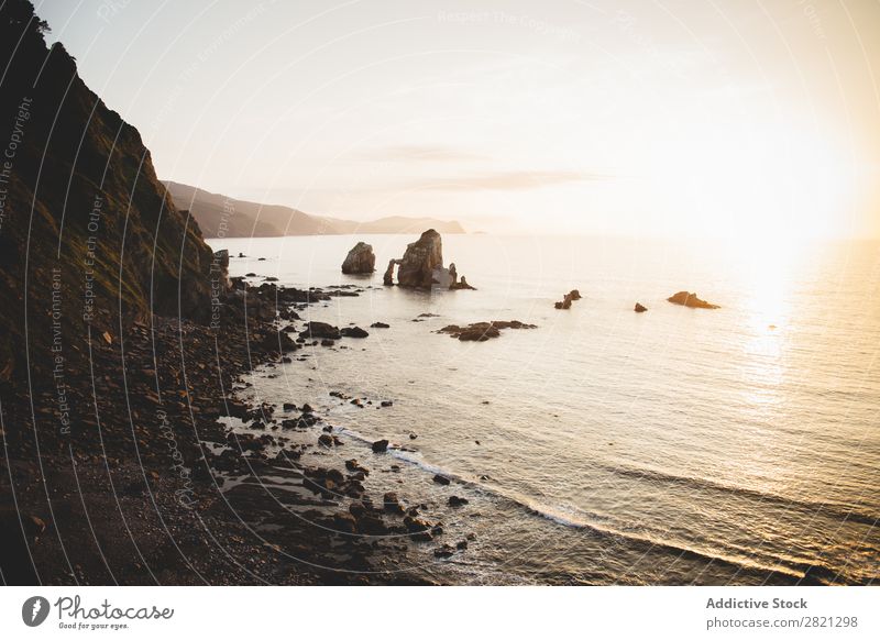 Schöne Aussicht auf die felsige Küste Landschaft Felsen Umwelt Panorama (Bildformat) Meer Ferien & Urlaub & Reisen Meereslandschaft Tourismus Seeküste Idylle