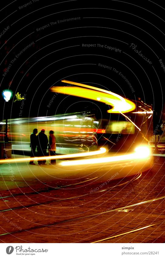 StrasbourgTram Straßenbahn Nacht Langzeitbelichtung Gleise Straßburg Brücke Place de la République