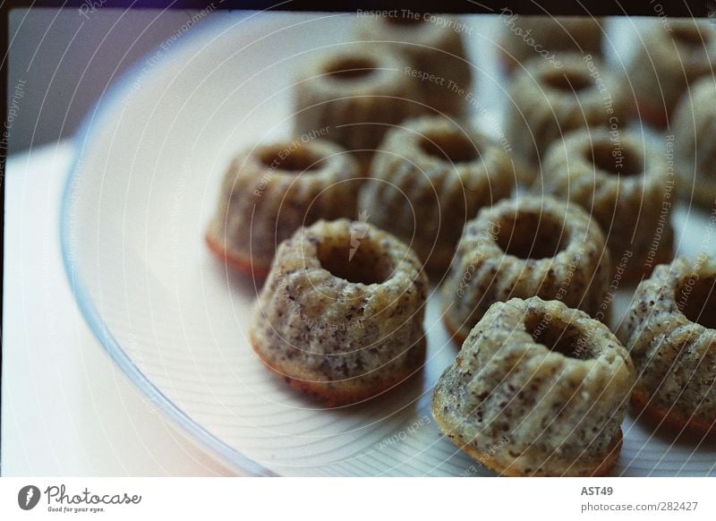 Gugelhüpfchen Kuchen Süßwaren Essen Kaffeetrinken Festessen Picknick Teller Stil Sinnesorgane Häusliches Leben Wohnung Dekoration & Verzierung Feste & Feiern