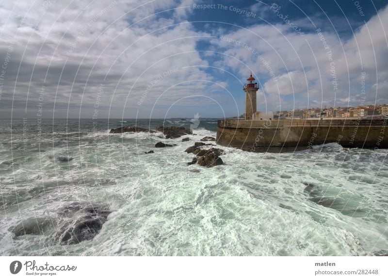 Wasser.welten Urelemente Luft Wassertropfen Himmel Wolken Klimawandel Schönes Wetter Wind Felsen Wellen Küste Nordsee Hafenstadt Menschenleer Mauer Wand