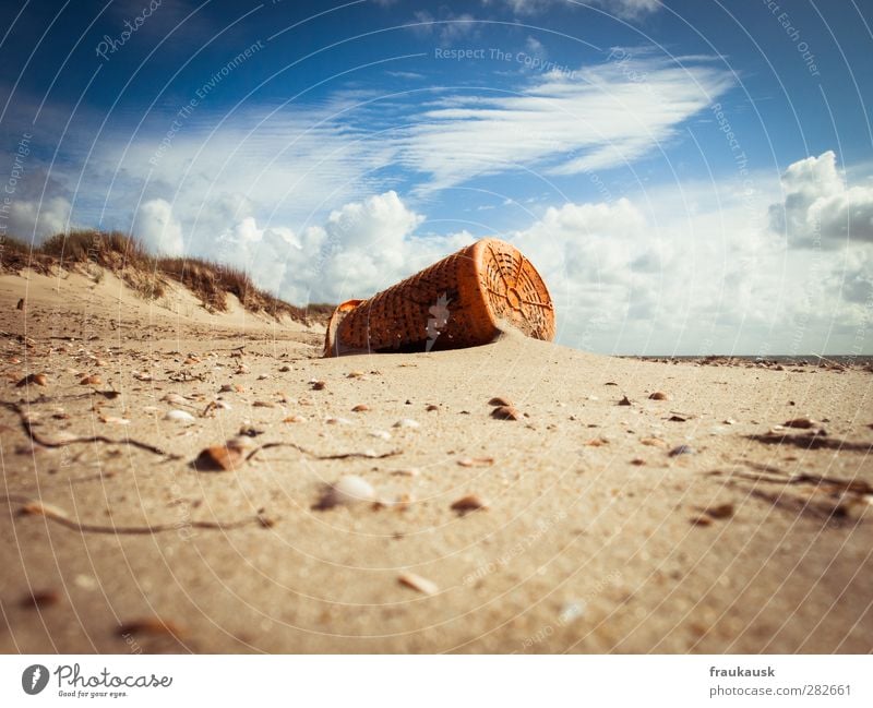 Strandgut Ferien & Urlaub & Reisen Ferne Sommer Sommerurlaub Meer Insel Umwelt Landschaft Sand Wolken Küste Nordsee Föhr Umweltverschmutzung Muschel Stranddüne